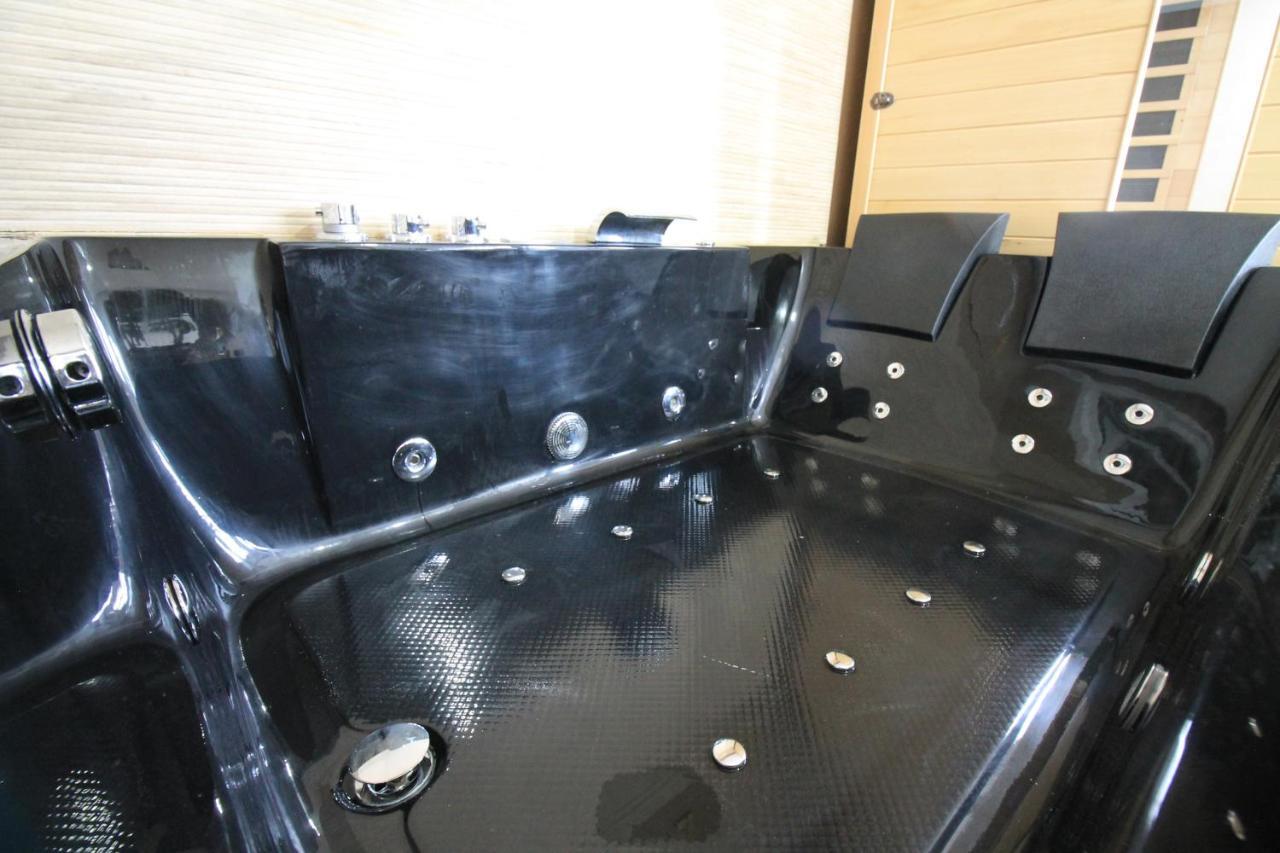 Derniere Reservations Avant Indisponibilite En Septembre Pour 12 Mois, Illimites Jacuzzi Spa Bain A Remous Interieur, Sauna Interieur, Parking Reserve, Vue Et Acces Parc, Prestations Uniques, 1Er Etage Corbeil-Essonnes Exterior photo